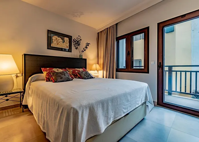 Rafael - Pine Walk With Stunning Views To The Sea